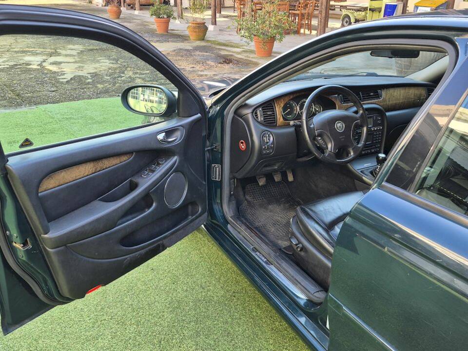 Imagen 16/45 de Jaguar X-Type 2.5 V6 (2002)