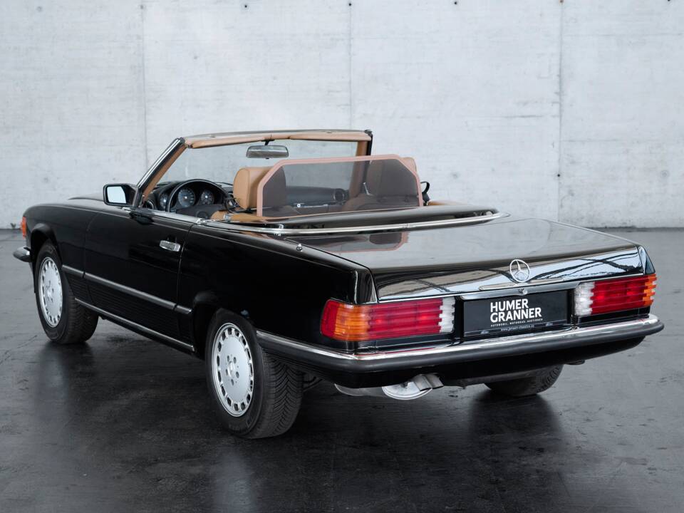 Image 18/50 de Mercedes-Benz 560 SL (1989)