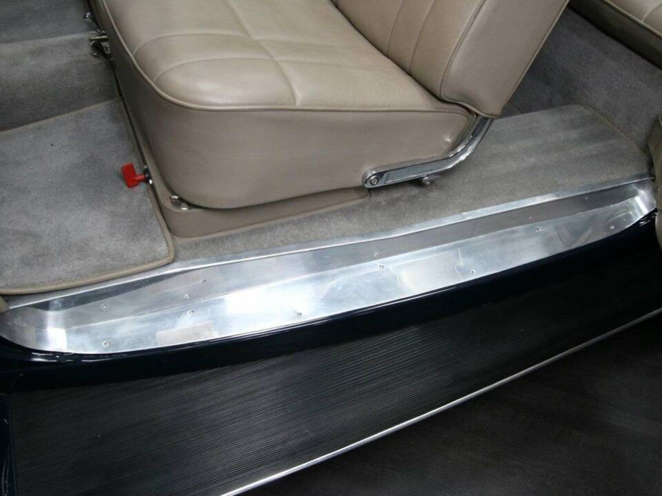 Image 11/50 of Mercedes-Benz 320 Cabriolet B (1939)