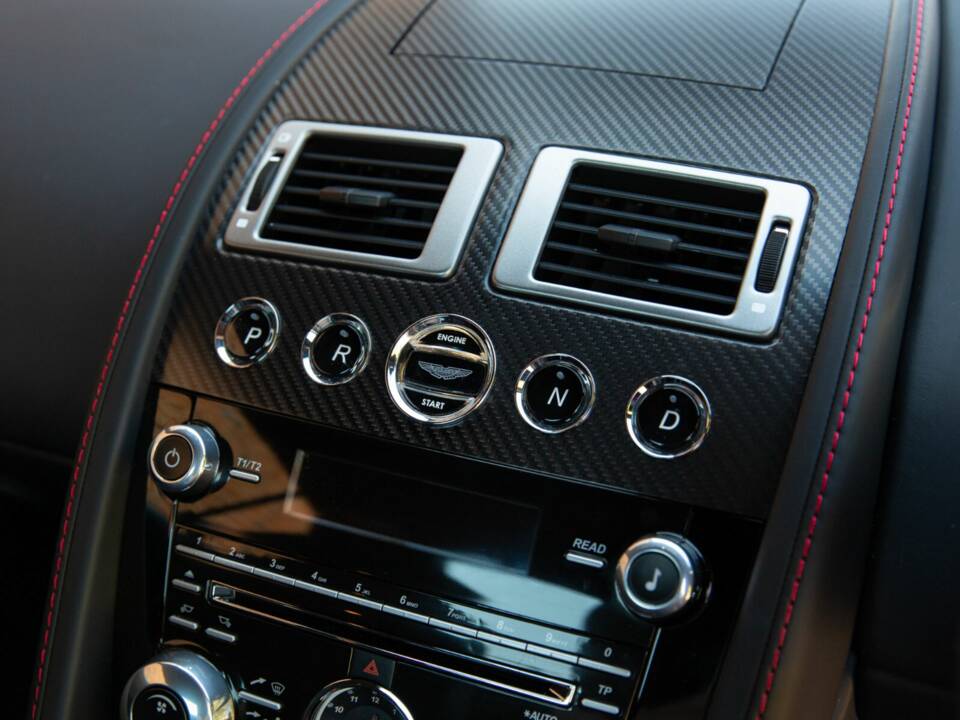 Image 27/50 of Aston Martin DBS (2012)