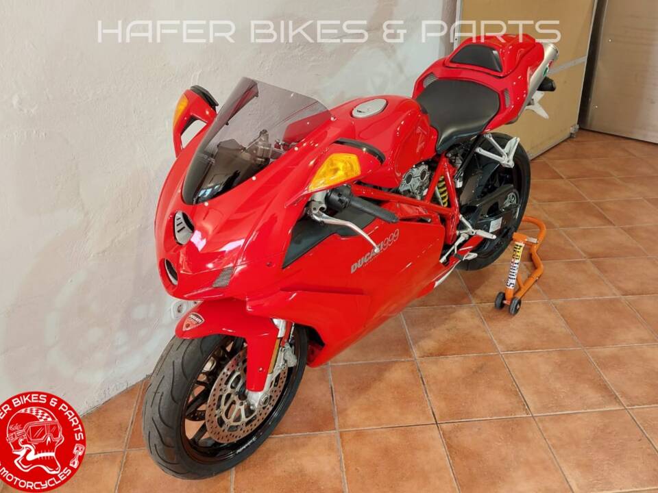 Image 4/5 of Ducati DUMMY (2005)