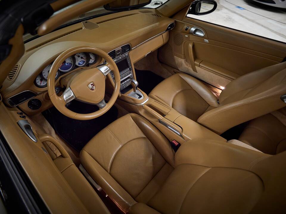Bild 67/78 von Porsche 911 Carrera 4S (2006)