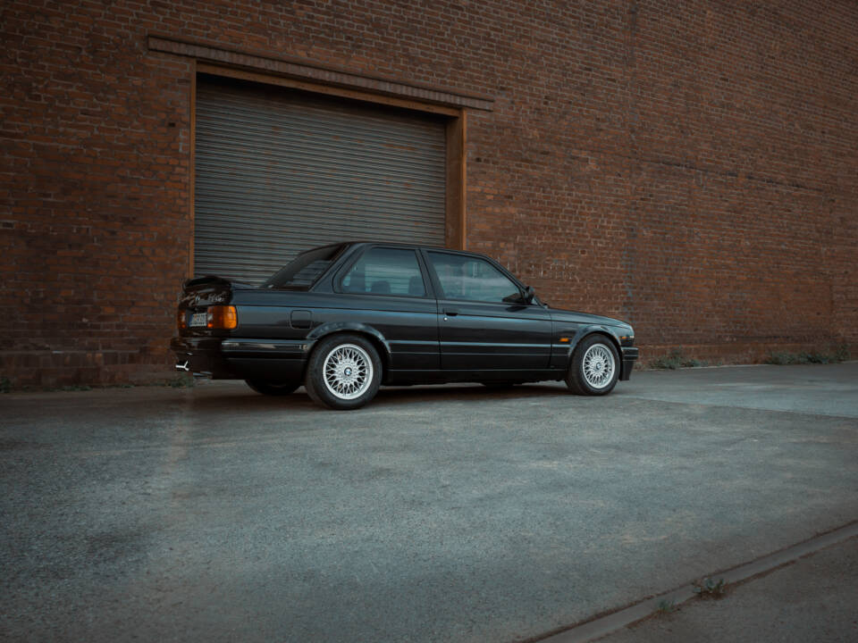 Image 9/42 of BMW 320is (1989)