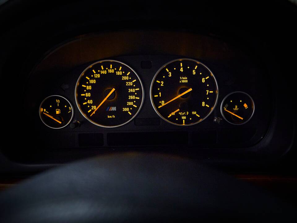 Image 67/99 of BMW M5 (2000)