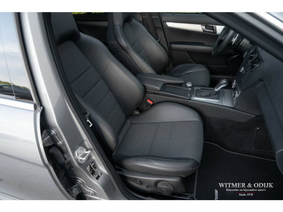 Imagen 5/40 de Mercedes-Benz C 63 AMG T (2009)