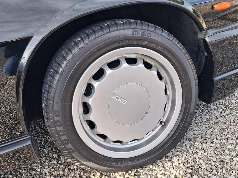 Image 35/41 of Jaguar XJRS 6.0 (1990)