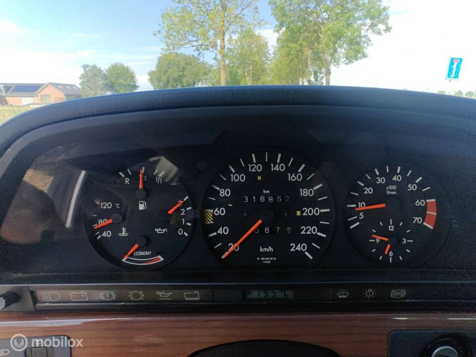 Bild 21/39 von Mercedes-Benz 420 SEL (1986)
