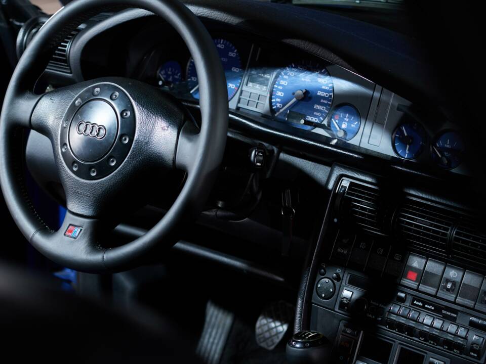 Image 44/113 of Audi S6 Plus Avant (1996)