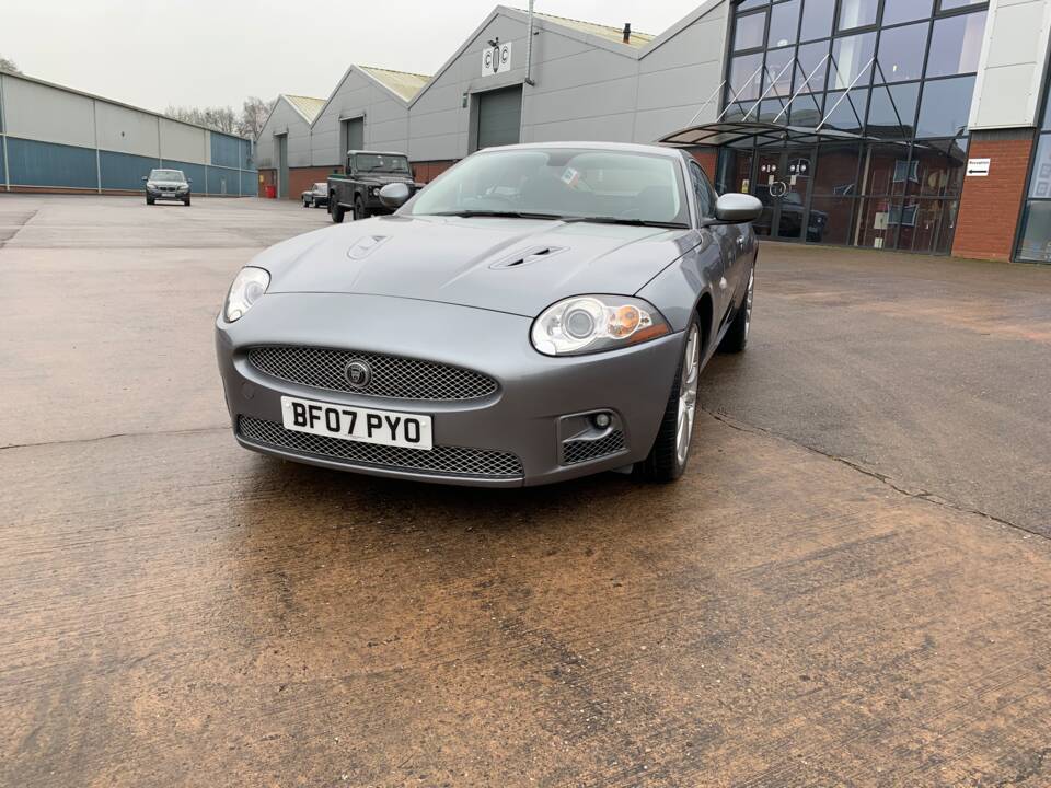 Image 8/11 of Jaguar XKR (2007)