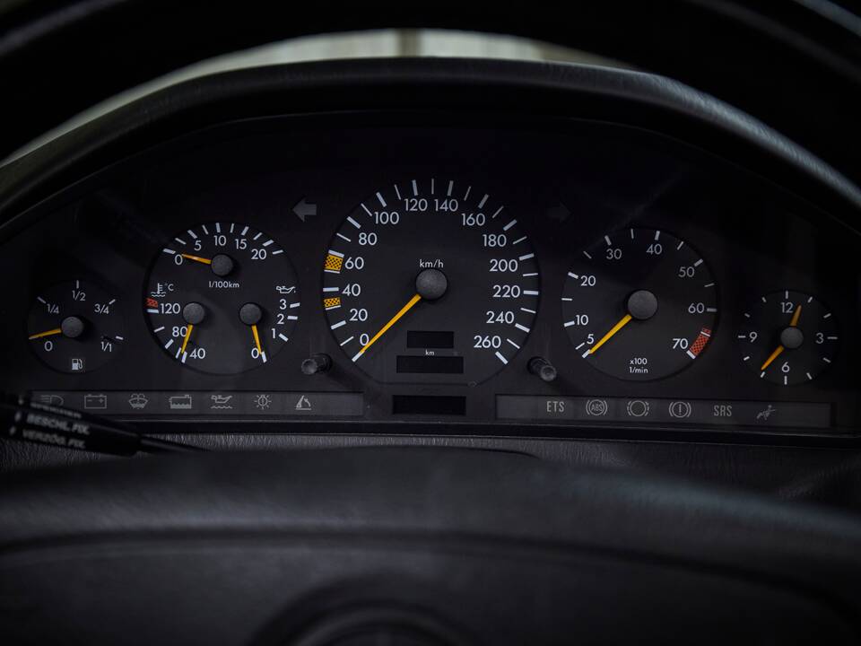 Image 77/100 de Mercedes-Benz SL 280 (1995)