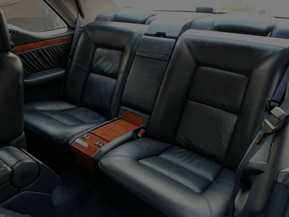 Image 28/70 de Mercedes-Benz CL 500 (1997)