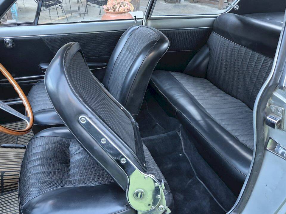 Image 43/54 de FIAT 1300 Vignale (1965)