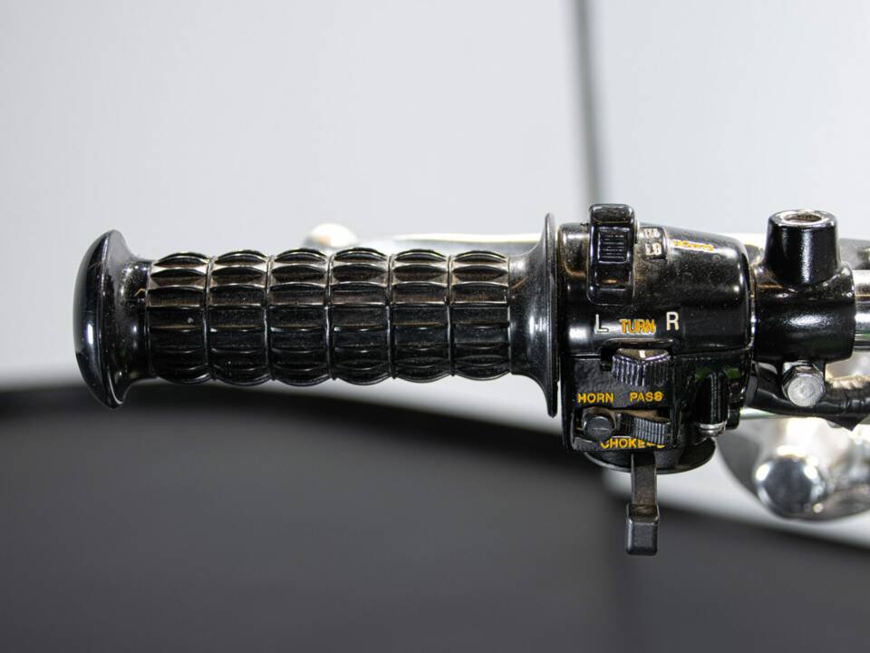 Image 42/50 of Kawasaki DUMMY (1973)