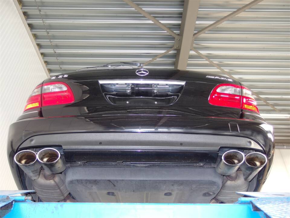Image 82/98 of Mercedes-Benz E 63 AMG T (2008)