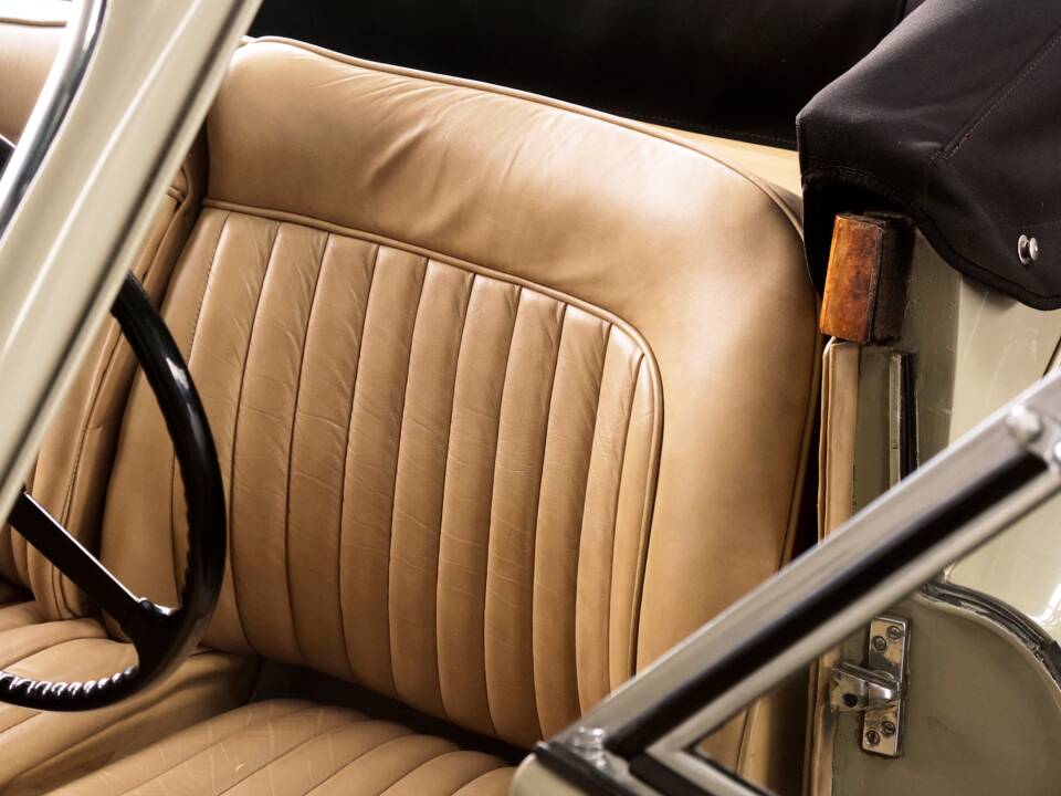 Image 34/50 de Jaguar XK 120 DHC (1953)