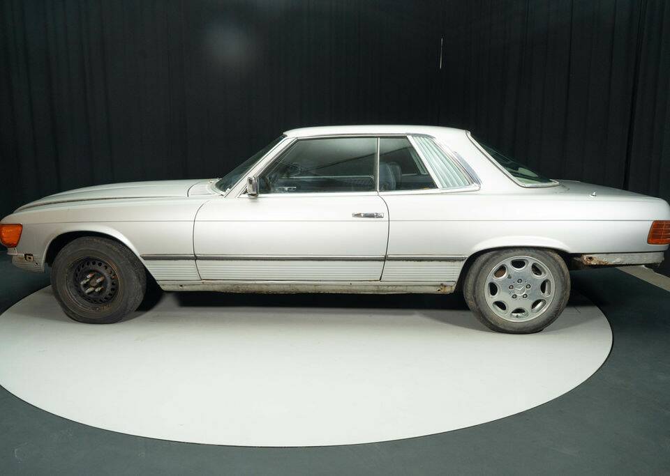 Image 6/8 de Mercedes-Benz 280 SLC (1978)
