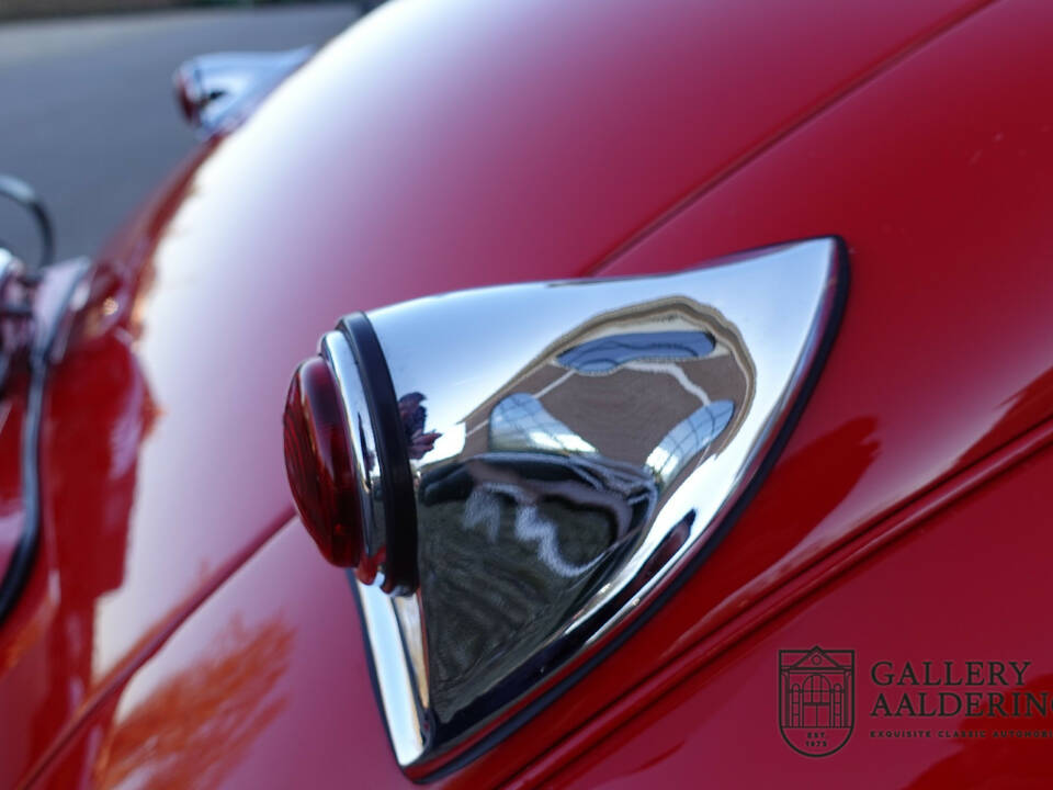 Image 46/50 de Jaguar XK 120 OTS (1954)