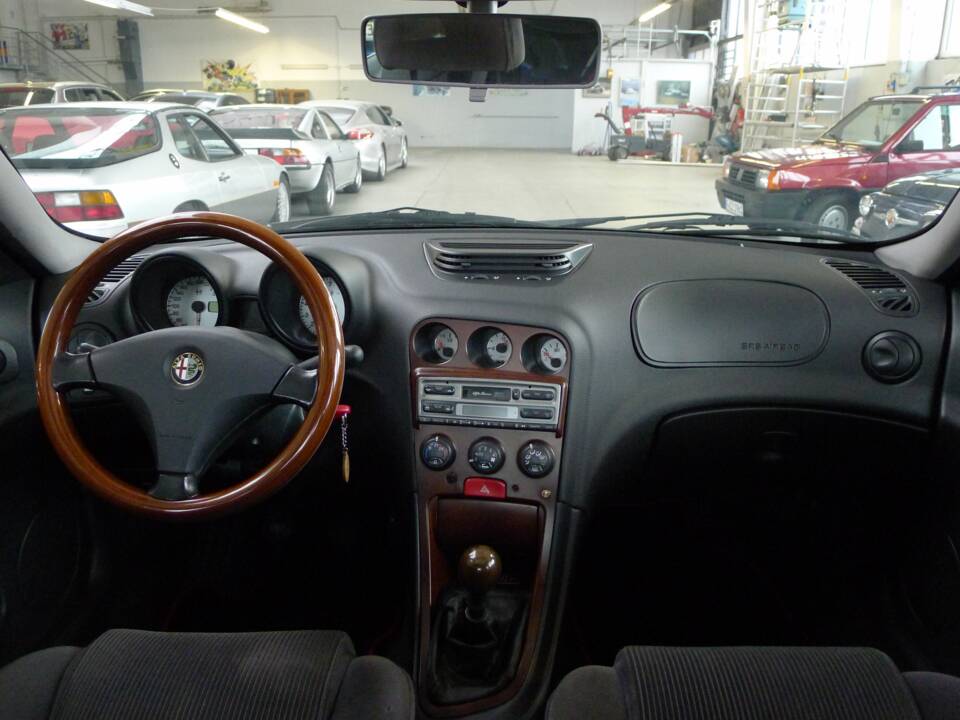 Imagen 10/35 de Alfa Romeo 156 2.5 V6 (1999)