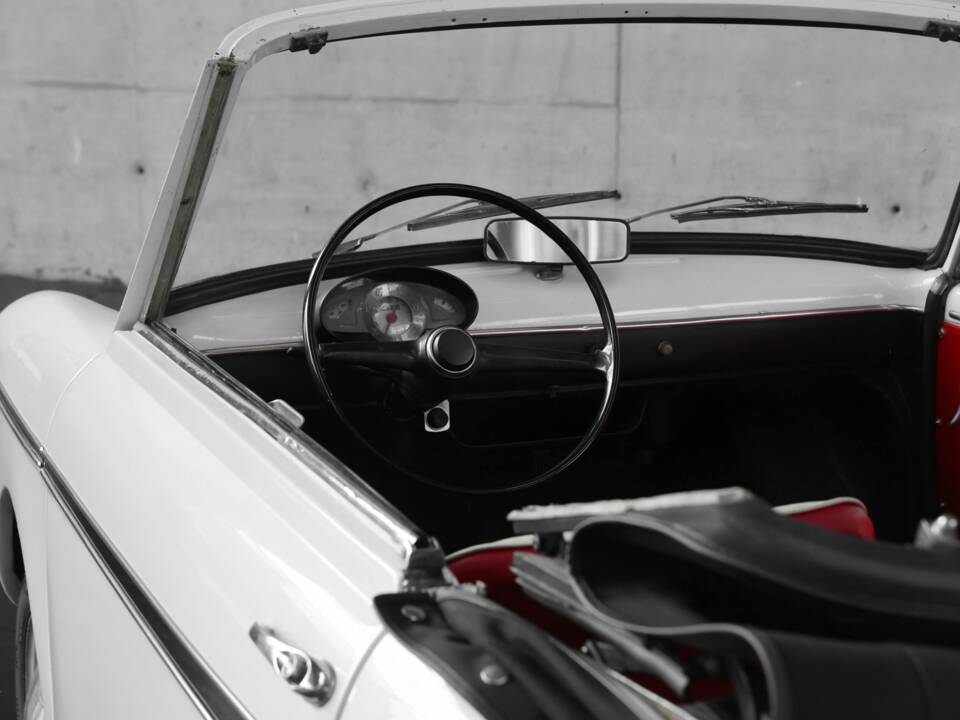 Image 30/37 of Autobianchi Bianchina Convertible (1960)