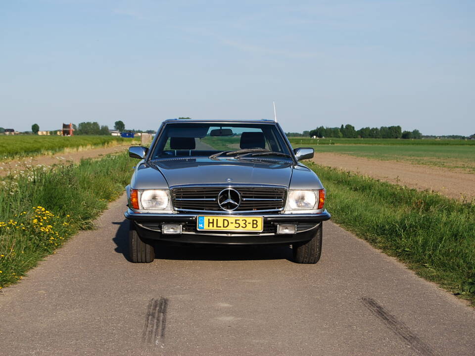 Image 8/87 of Mercedes-Benz 280 SL (1982)