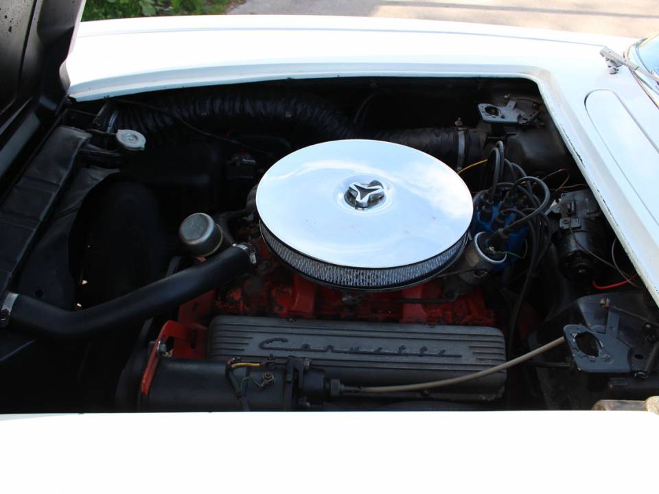 Image 16/18 of Chevrolet Corvette (1960)