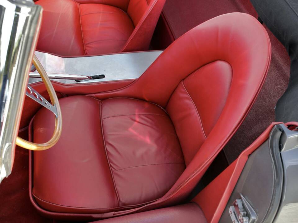 Image 37/50 de Jaguar E-Type 3.8 Flat Floor (1961)