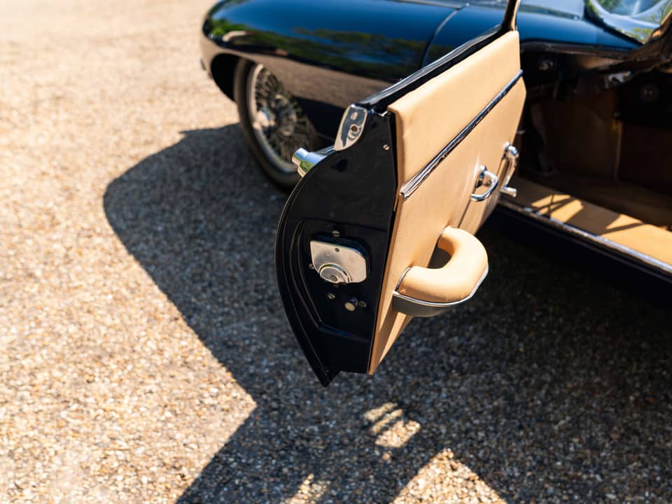 Image 56/86 de Jaguar E-Type (1967)