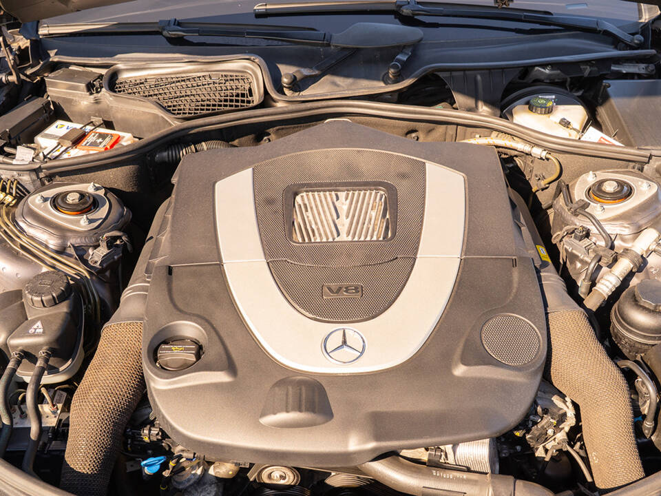 Image 67/67 of Mercedes-Benz CL 500 (2006)