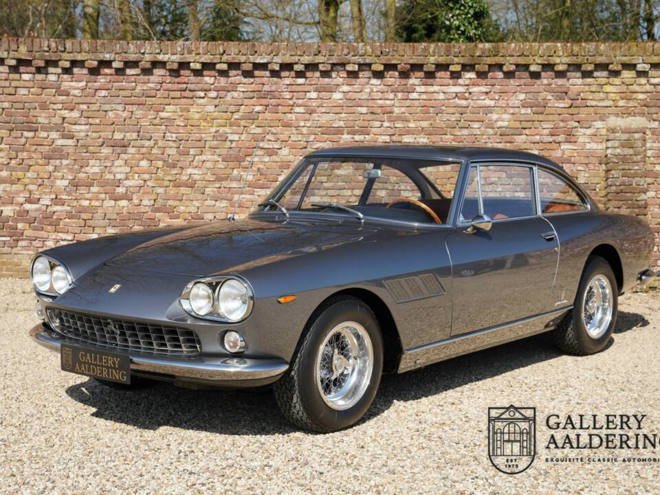 Imagen 12/50 de Ferrari 330 GT 2+2 (1965)