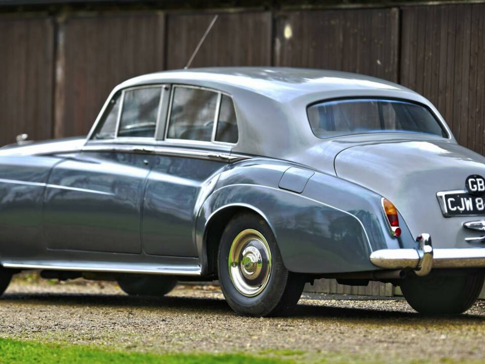 Image 15/50 of Bentley S 3 (1964)