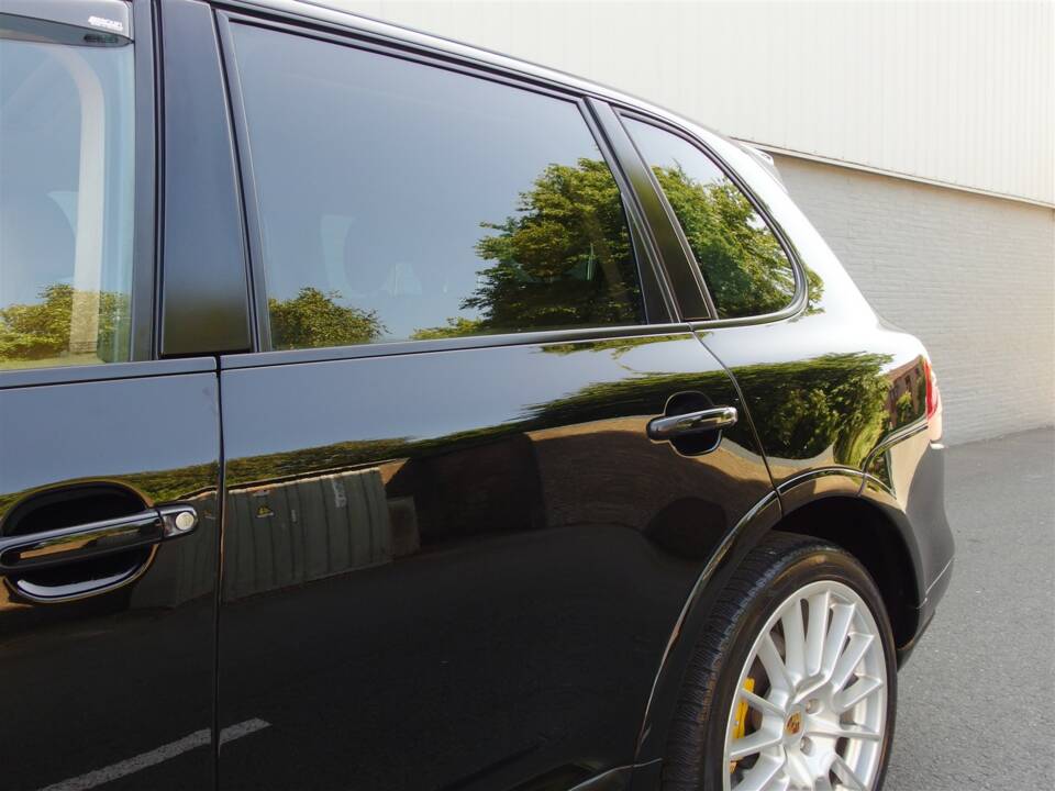 Image 25/98 of Porsche Cayenne GTS (2008)