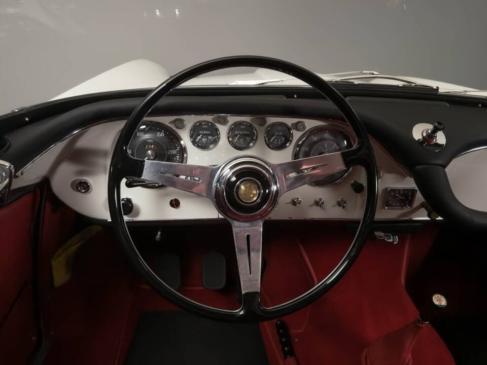 Image 28/39 of Maserati 3500 GT Touring (1961)
