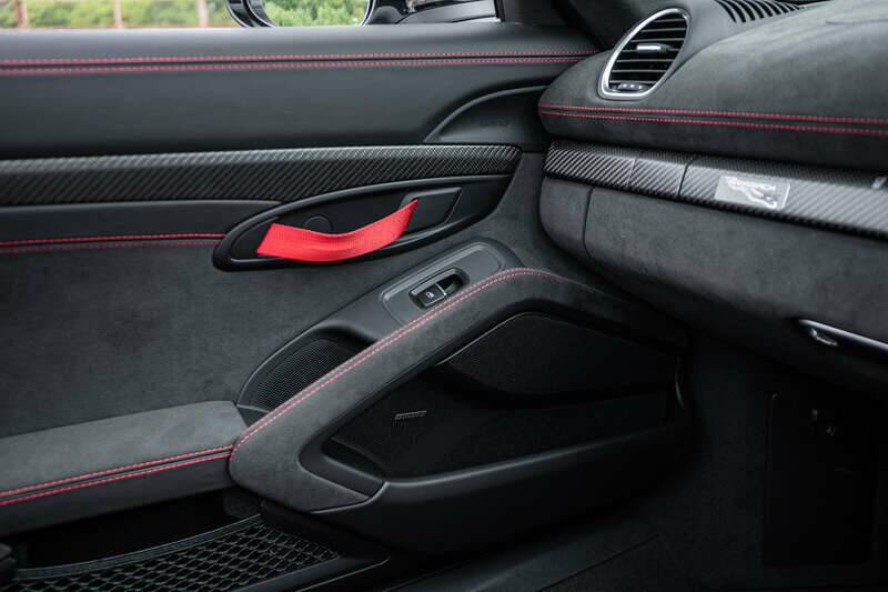 Image 47/50 of Porsche 718 Spyder RS Weissach (2024)