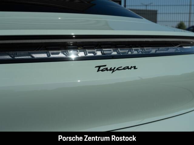 Obraz 34/35 pojazdu Porsche Taycan 4S (1900)