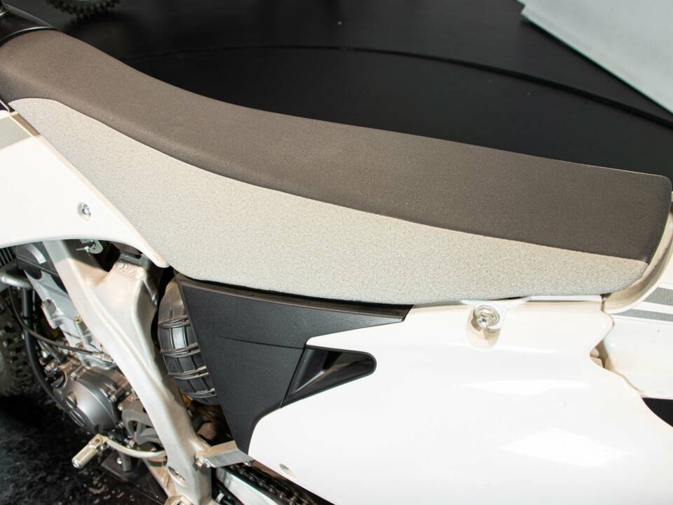 Image 46/50 de Yamaha DUMMY (2007)