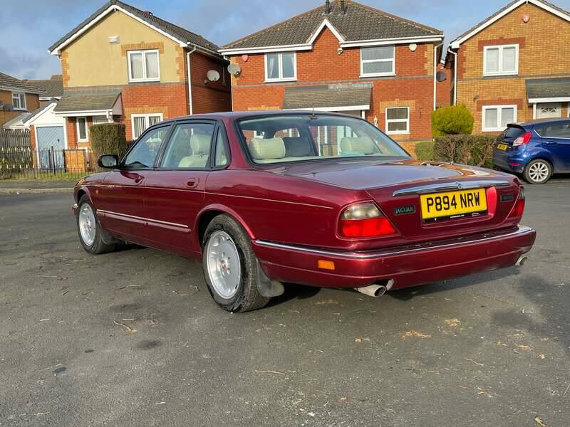 Bild 4/50 von Jaguar XJ6 3.2 Sport (1997)