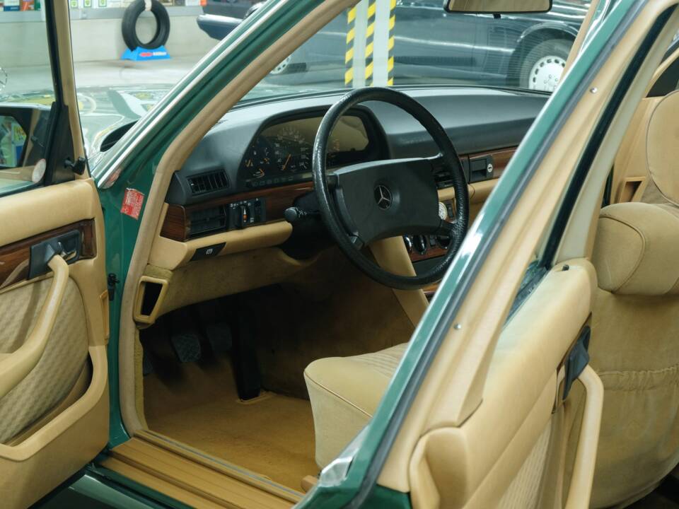 Bild 40/50 von Mercedes-Benz 260 SE (1990)