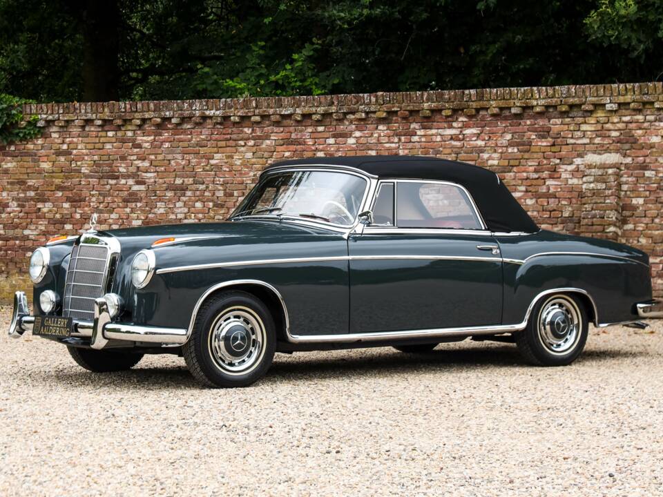 Bild 35/50 von Mercedes-Benz 220 SE Cabriolet (1960)