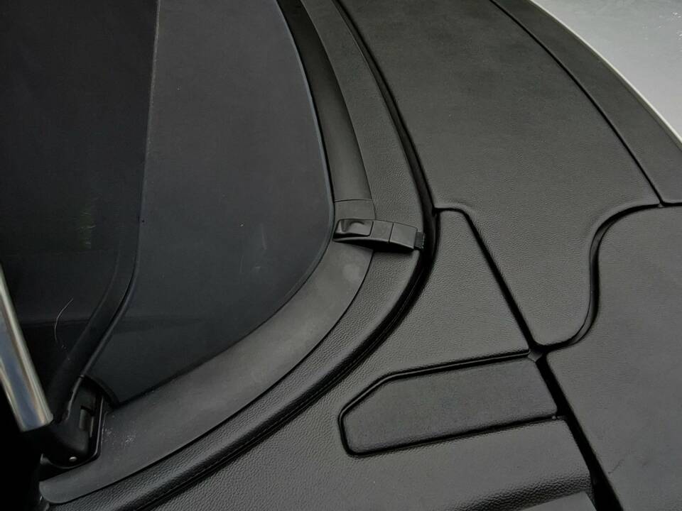 Image 22/30 of Mercedes-Benz SL 350 "Edition 50" (2004)