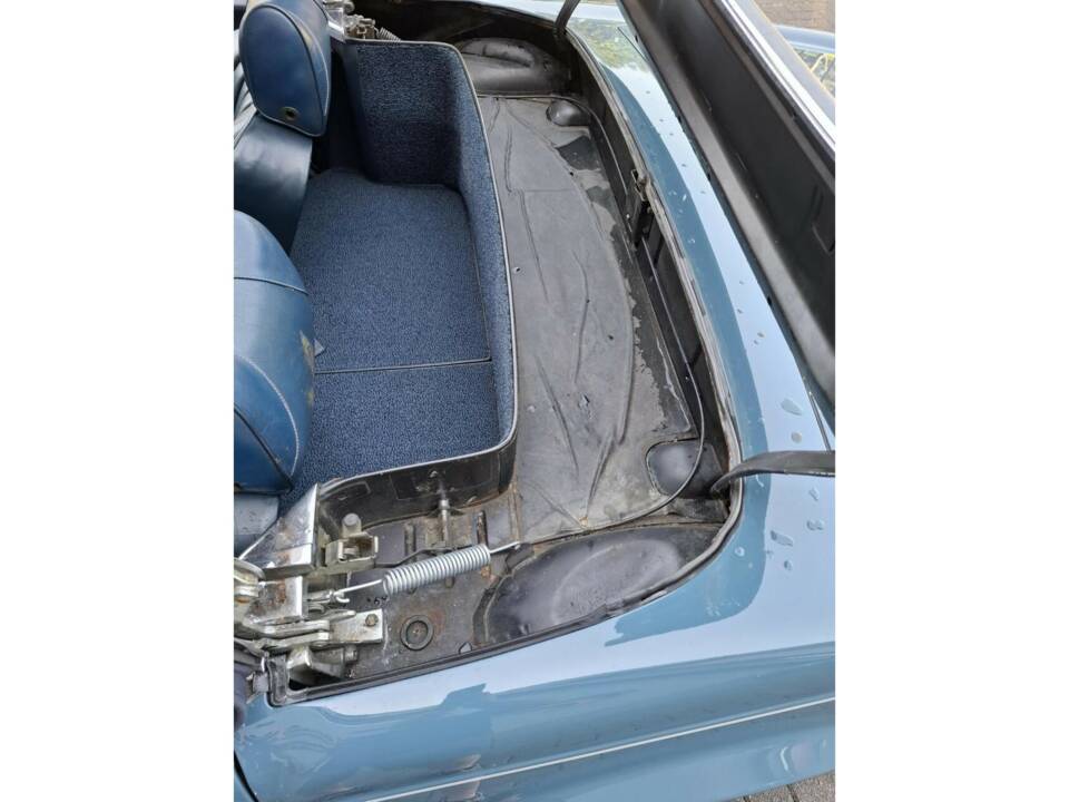 Image 21/50 de Mercedes-Benz 280 SL (1970)