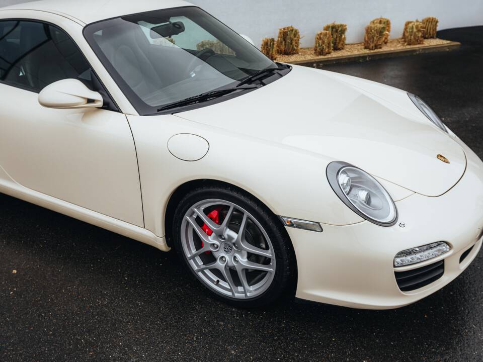 Afbeelding 17/53 van Porsche 911 Carrera S (2010)