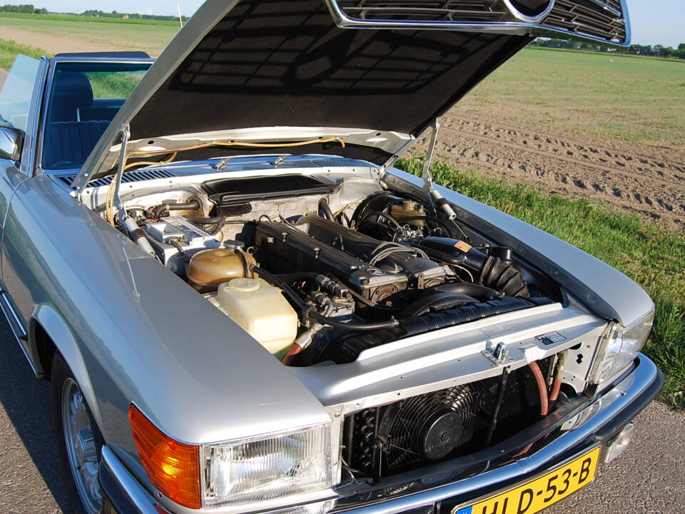 Image 45/87 of Mercedes-Benz 280 SL (1982)