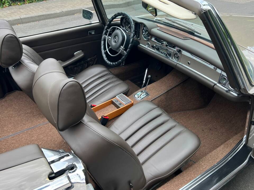 Image 37/99 de Mercedes-Benz 280 SL (1971)