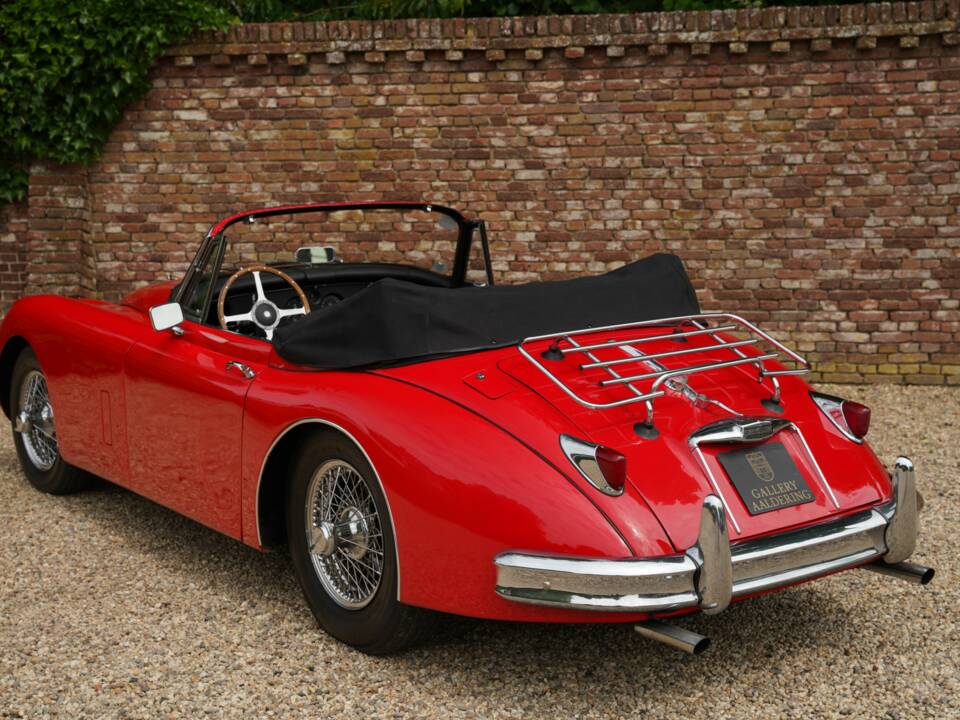 Image 2/50 of Jaguar XK 150 DHC (1960)