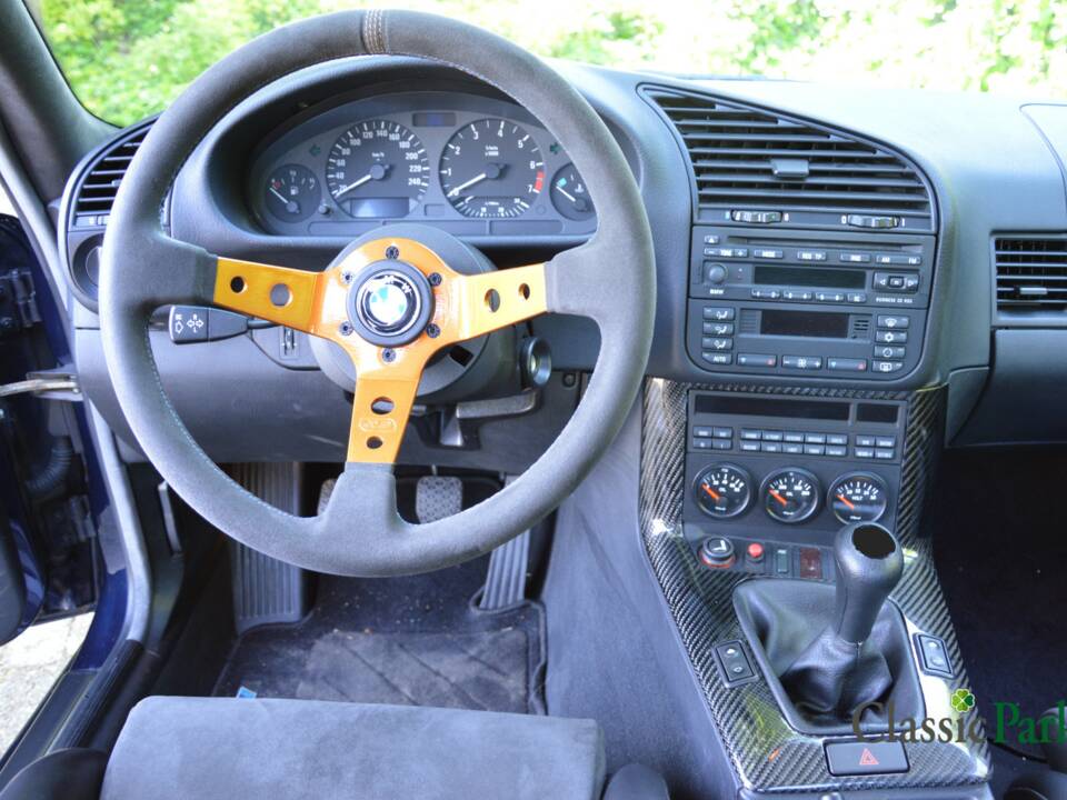 Image 12/50 de BMW 323i (1998)