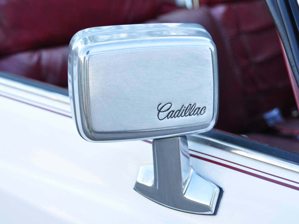 Image 23/75 of Cadillac Fleetwood Eldorado Convertible (1975)