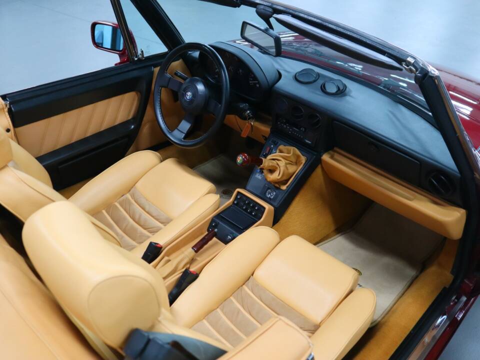 Image 11/58 de Alfa Romeo 2.0 Spider (1992)