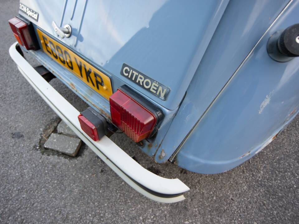 Image 34/38 de Citroën 2 CV 6 (1988)