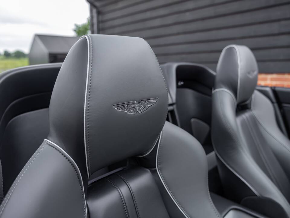 Afbeelding 57/75 van Aston Martin V12 Vantage AMR Roadster (2018)
