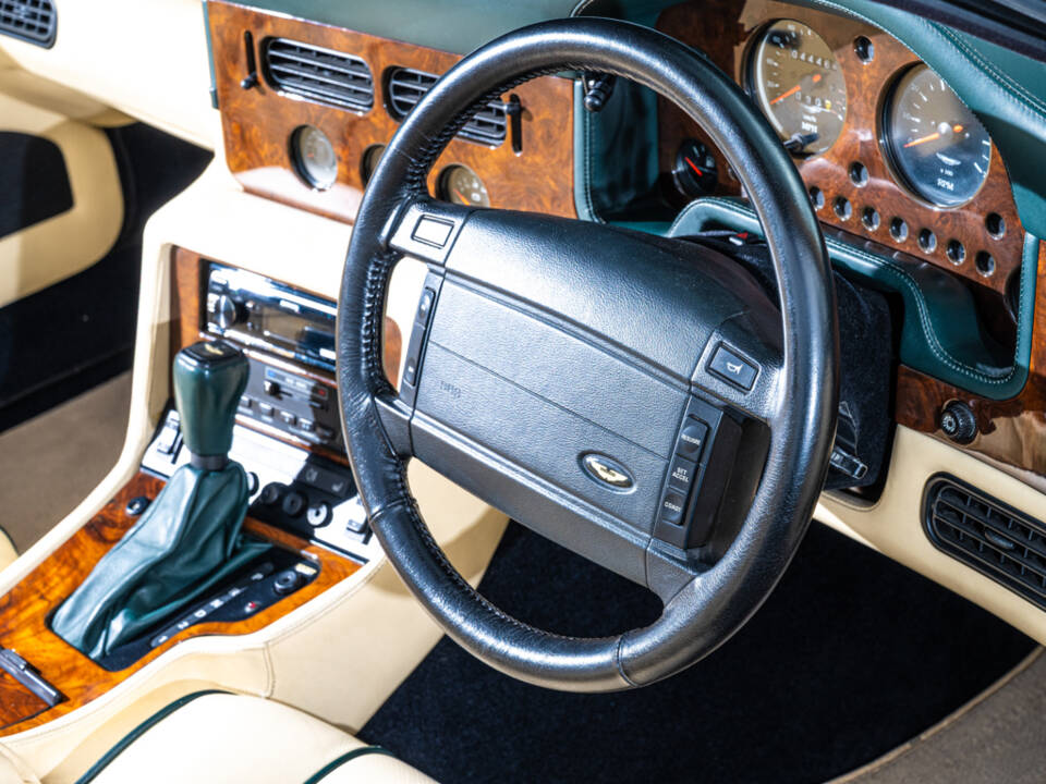 Image 11/36 de Aston Martin Virage Volante (1995)